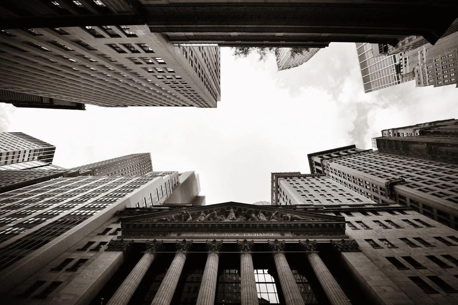 Tokenized Stocks: The Ghost of Wall Street’s 1960s Paper Crisis Haunting Digital Assets