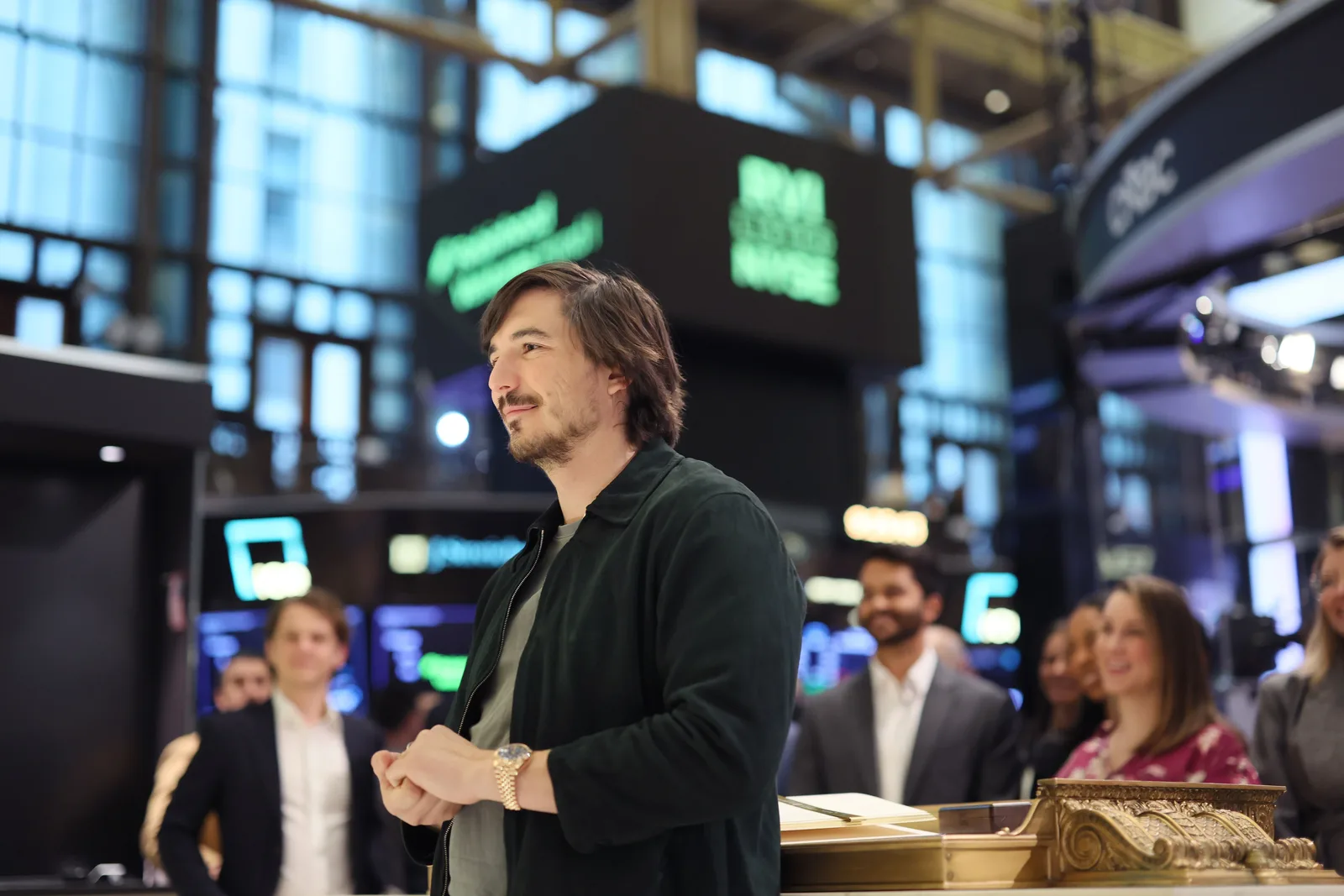 A Memecoin Launchpad Becomes Crypto&rsquo;s Biggest Fee Machine as Robinhood Chain Activity Surges